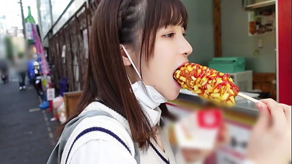 韓国好きな今どき女子高生と韓流デート、無処理マ●コからはみ出る陰毛がたまらない！モチ肌が輝く激ピストンで思考停止必至