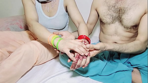 Bhabhi Punjab Muslim Tersepak, Dubur Dihajar Ganas Doggystyle Suara Hindi Menggairahkan