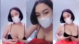 Gadis Rambut Pendek Meremas Payudara