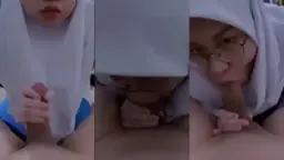 Hijab Manis Kacamata Ngeces Ngemut Batang.