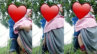 Ukhti Ngentot Di Kebun, Teriak “aduh Dalem Banget Sakit”