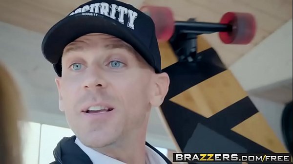 Nina North Dan Johnny Sins Di Brazzers – B. Got Boobs – Gak Ada Aturan Main, Mainin Aja Sampai Muncrat!