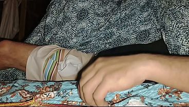 Malam Ini, Ibu Tiri Yang Seksi Banget Kasih Aku Kenikmatan Gila, Sampe Aku Masukin Dua Jari Ke Memeknya Dan Bikin Dia Muncrat Basah Kuyup.