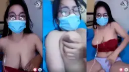 Cewek Sange Beol, Cubit Pentil Sambil Ngocok Di Sugar Live