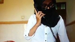 Miss Hijab Hyper Project 14, Di Kamar Telepon Room Service Langsung Diajak Ngentot.