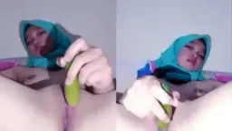Ukhti Lagi Horny Colmek Timun Sambil Ngacir Di Kamar