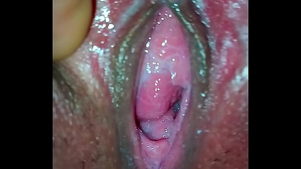 Bini Mainin Kontol Gede Suami, Crot Di Memek Sambil Ngocok Bareng