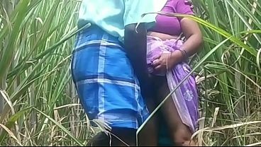 Desa India, Pasangan Bercinta Di Alam Liar, Basah Kuyup Penuh Gairah.
