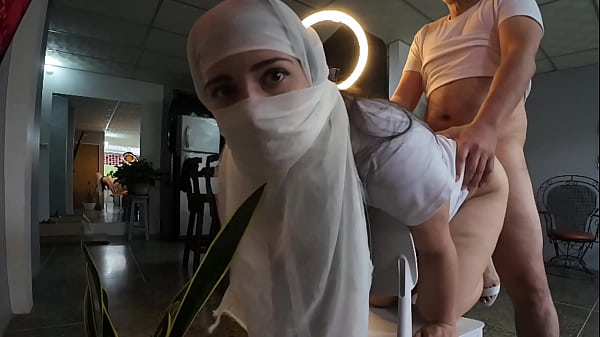 Ngocok Kontol Sampe Muncrat Di Lubang Pantat Jilbab Abis Digebukin Brutal