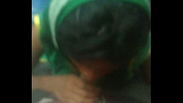 Desi Bibi Kumisan Naik Kereta Lokal, Siap Digaruk Di Dalam Gerbong