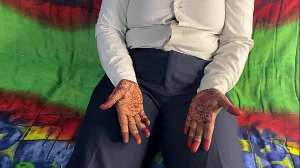 Ibu-ibu India Lagi Kencan Panas Di Ranjang, Bikin Makin Pengen.