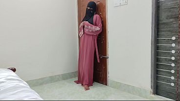 Malu-malu Tapi Nafsu, Hijabku Lepas, Kontolmu Masuk Pertama Kali.