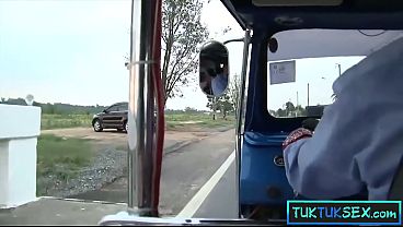 Ibu-ibu Thailand Digebah Di Pinggir Jalan Terus Dibawa Muter-muter Buat Main.