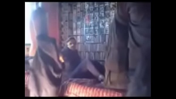 Pasangan Desi Ngewe Bertiga – Sesi Keras Bagian 1
