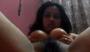 Tonton Video Panas Cewek Seksi Asal Benggala Barat Main Sendiri