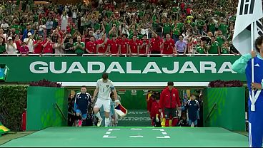 Momen Terhot: Korea Selatan 2 X 1 Ciuman Panas Cewek Czech