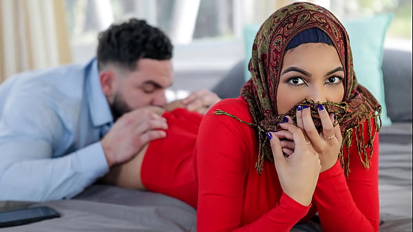 Gue Yang Bakal Ngajarin Adik Tiri Berhijab Soal ‘pelajaran’ Sebelum Nikah – Hijablust