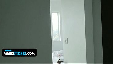 Blonde Montok Daisy Stone Kena Semprot Kontol Stepbro Horny.